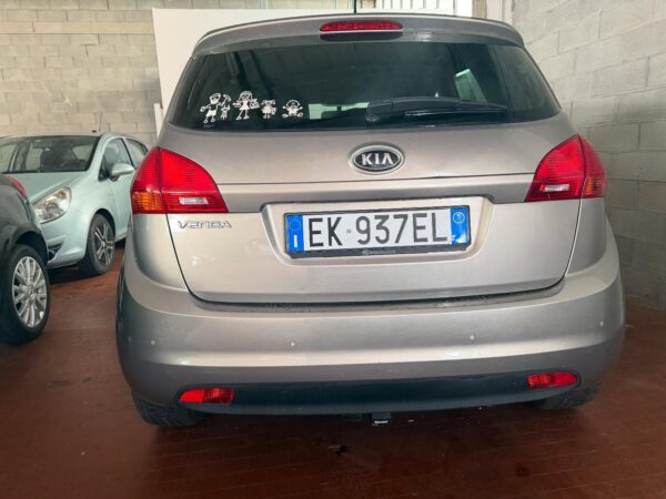 Kia Venga 1.4 Family in perfect general conditions - Image 2