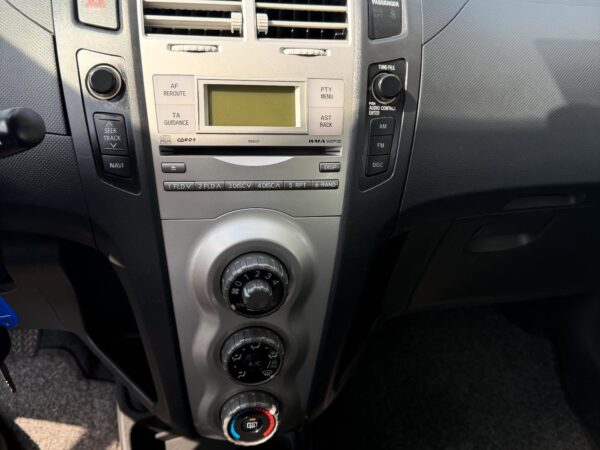 Toyota Yaris in perfette condizioni generali., - Image 3