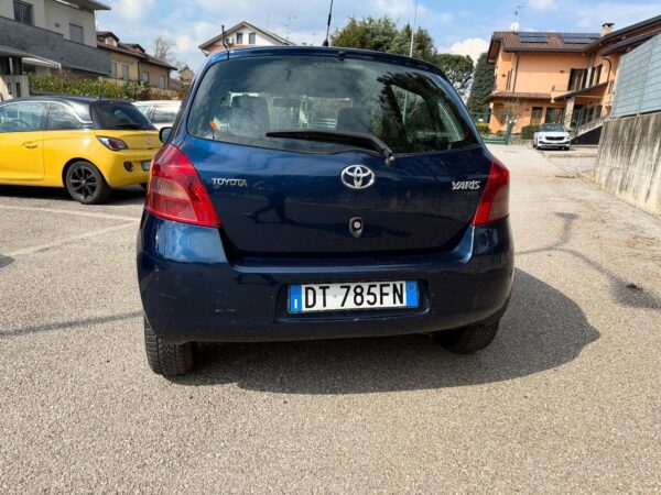 Toyota Yaris in perfette condizioni generali., - Image 4